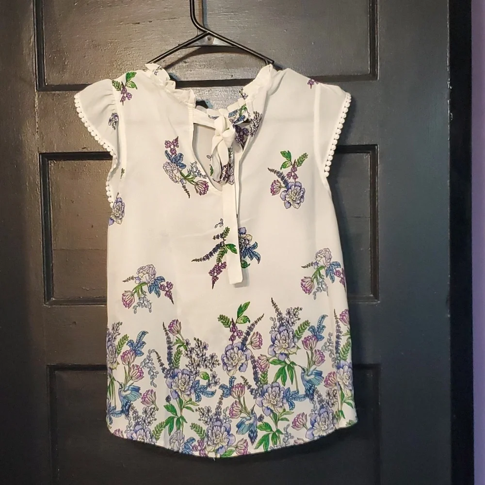Floral Ruffle Sleeve Top - Picture 3 of 3